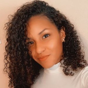 Meet your Posher, Rebecca